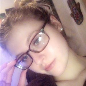 Meet your Posher, Chloe